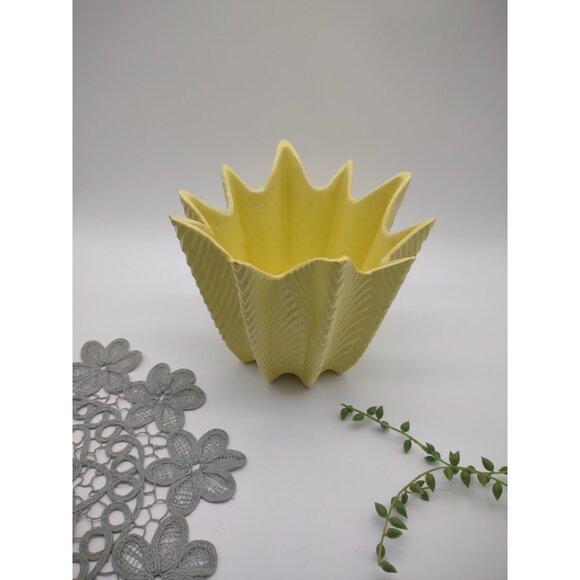 Vintage MCM Shawnee Sunny Yellow Fern Design Ceramic Planter, No Hole, READ - Picture 1 of 17